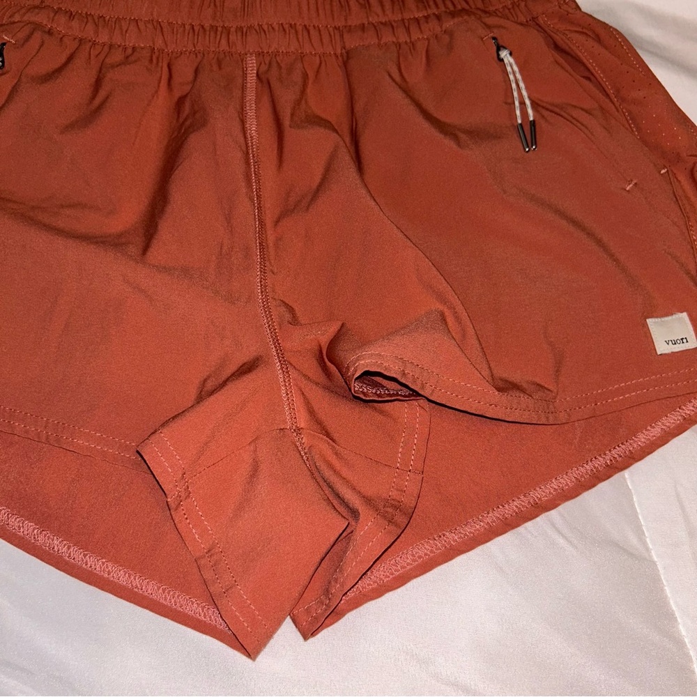Vuori Dash Shorts - Picture 4 of 11